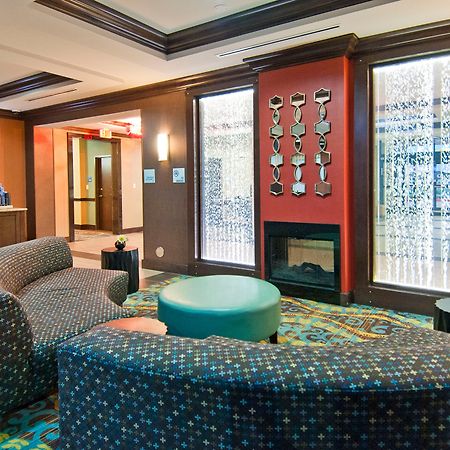 Holiday Inn Express & Suites San Antonio Frost Bank Center By Ihg Екстериор снимка