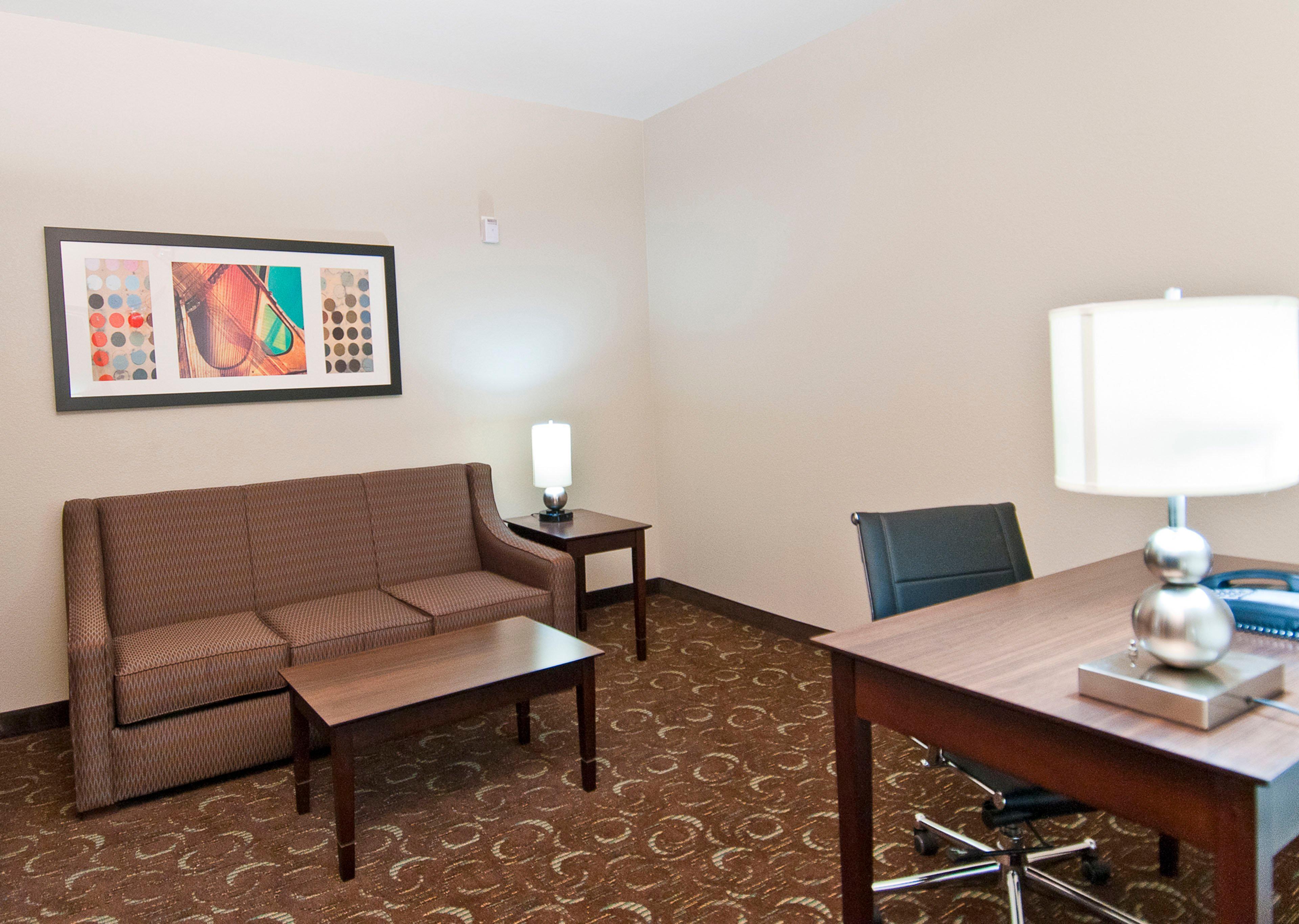 Holiday Inn Express & Suites San Antonio Frost Bank Center By Ihg Екстериор снимка