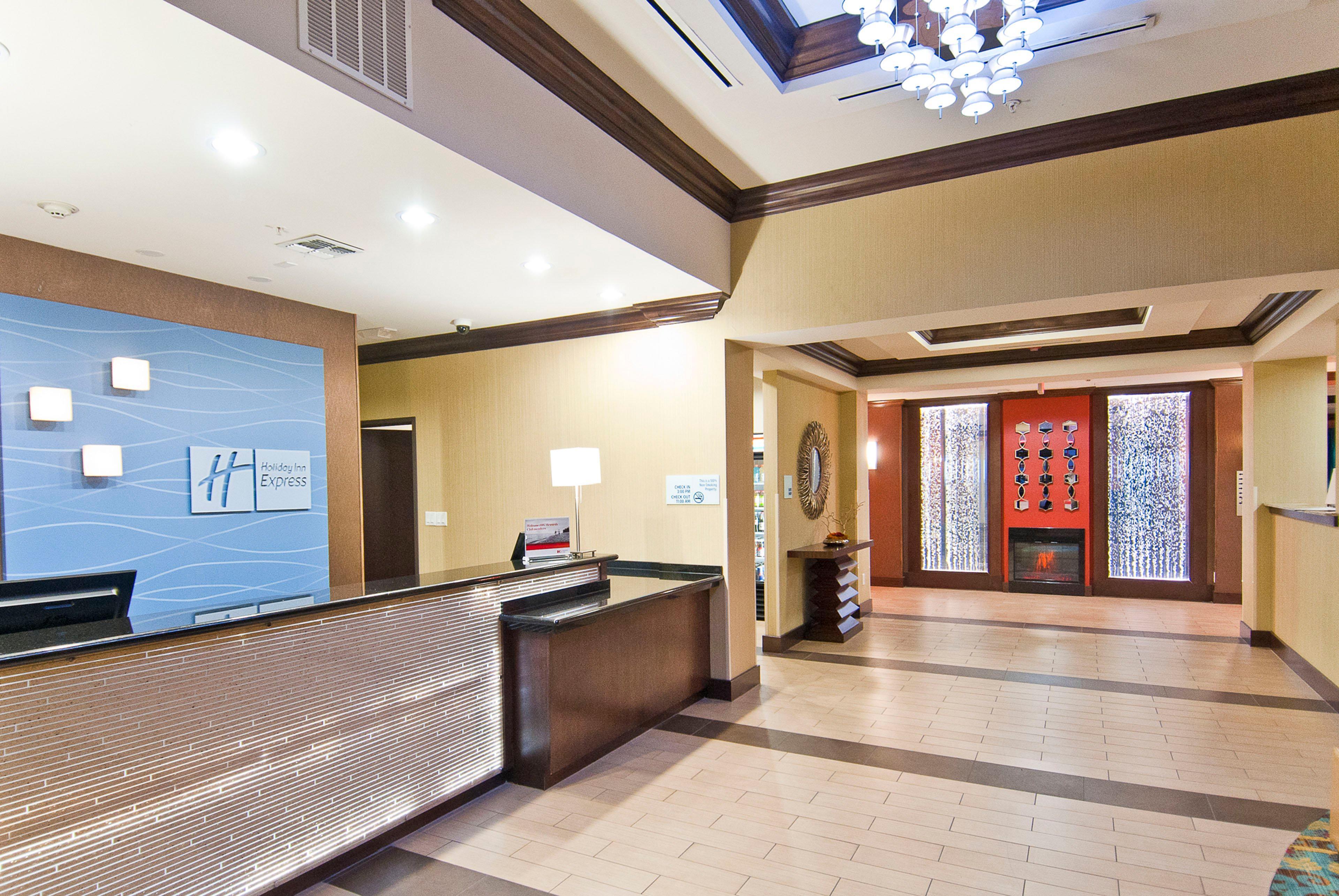 Holiday Inn Express & Suites San Antonio Frost Bank Center By Ihg Екстериор снимка
