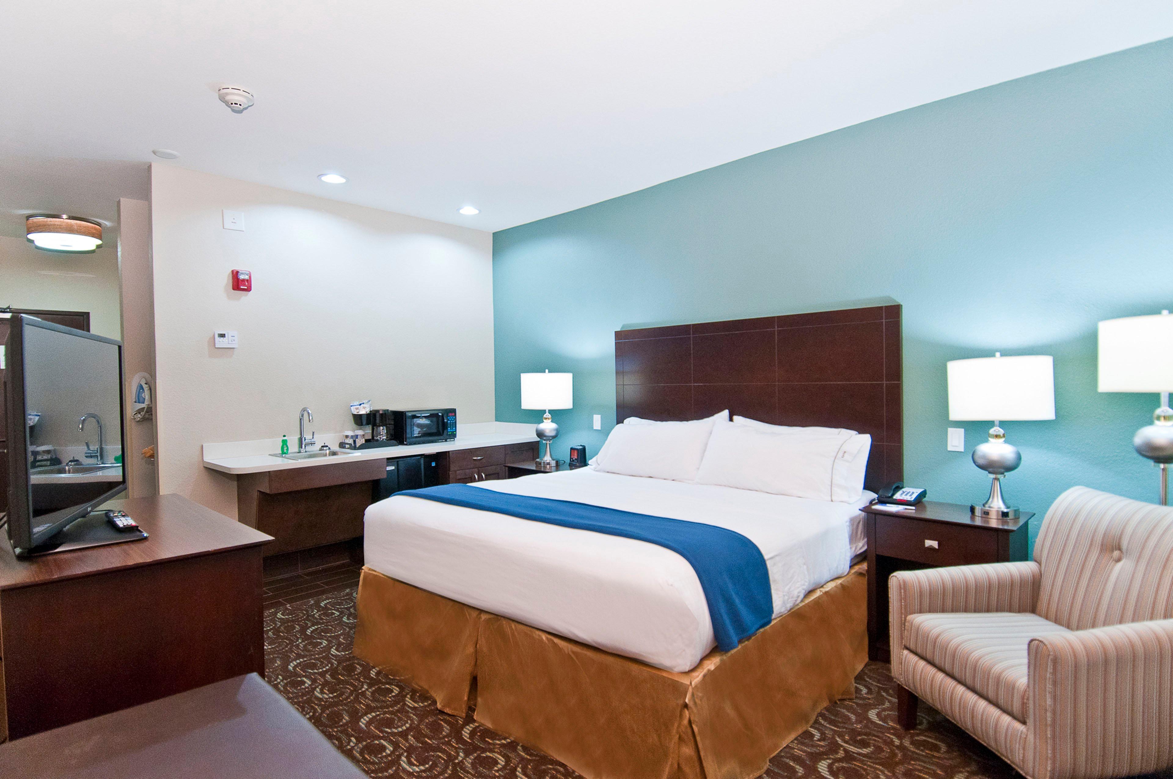 Holiday Inn Express & Suites San Antonio Frost Bank Center By Ihg Екстериор снимка