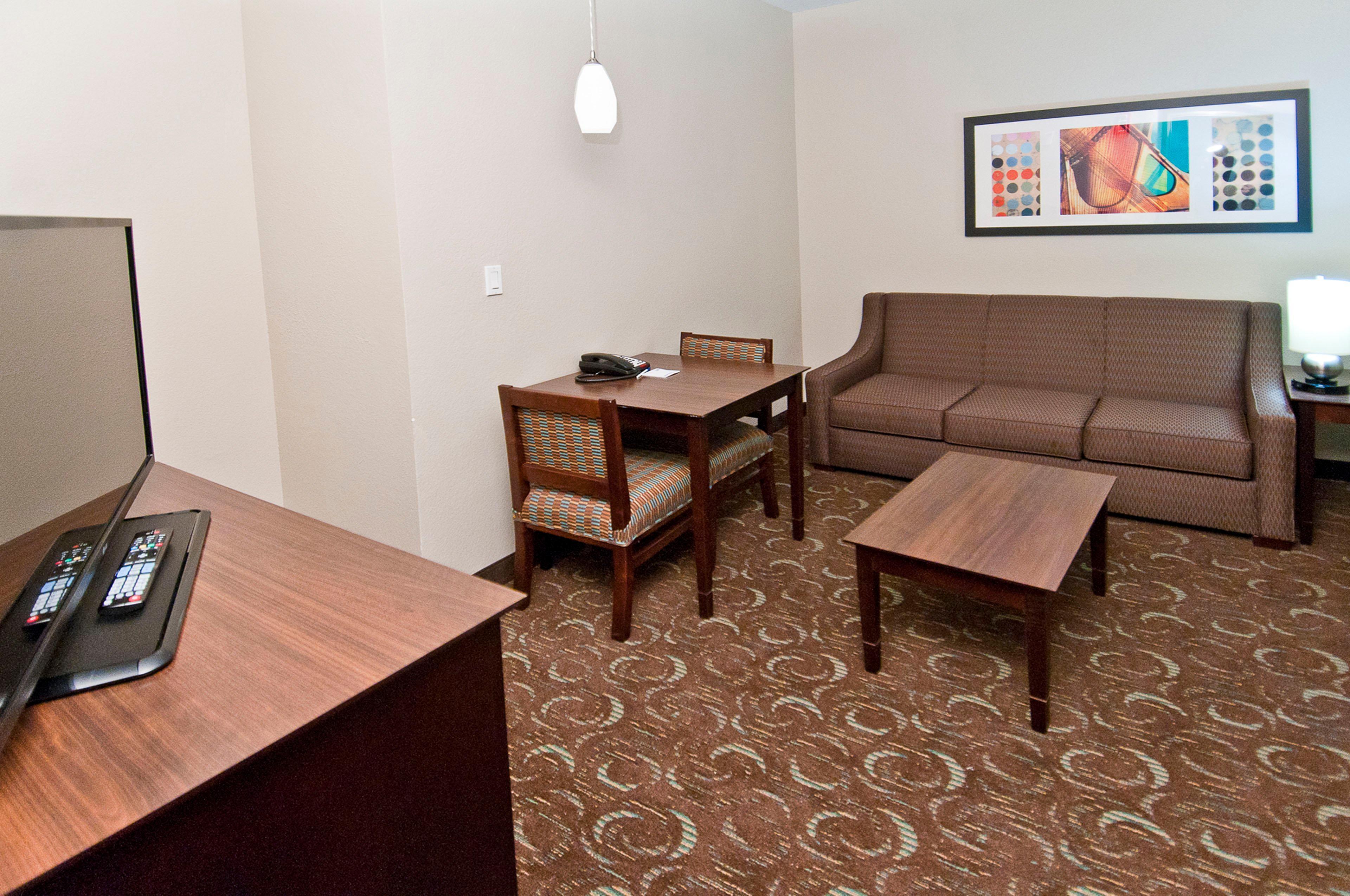 Holiday Inn Express & Suites San Antonio Frost Bank Center By Ihg Екстериор снимка