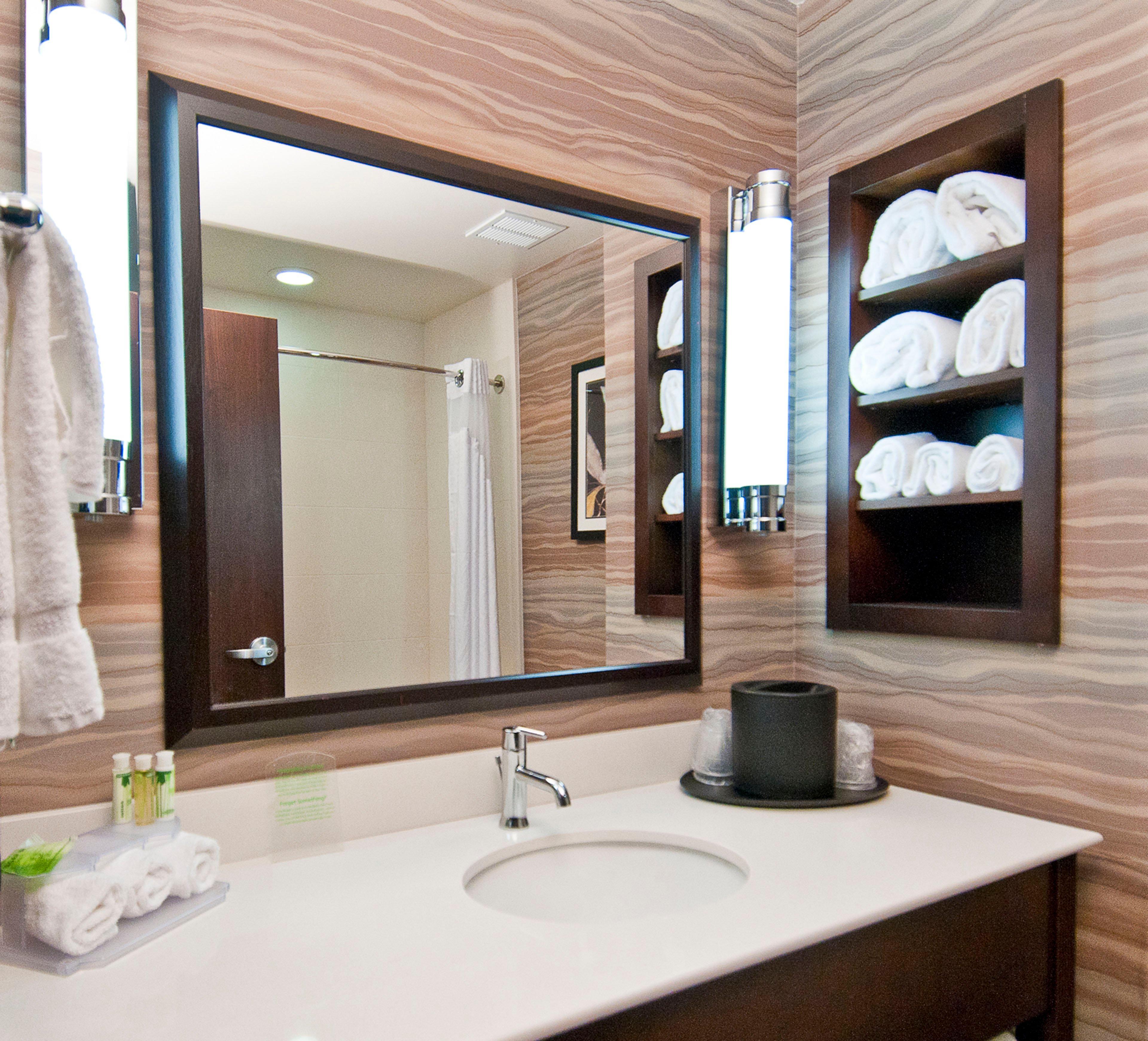 Holiday Inn Express & Suites San Antonio Frost Bank Center By Ihg Екстериор снимка