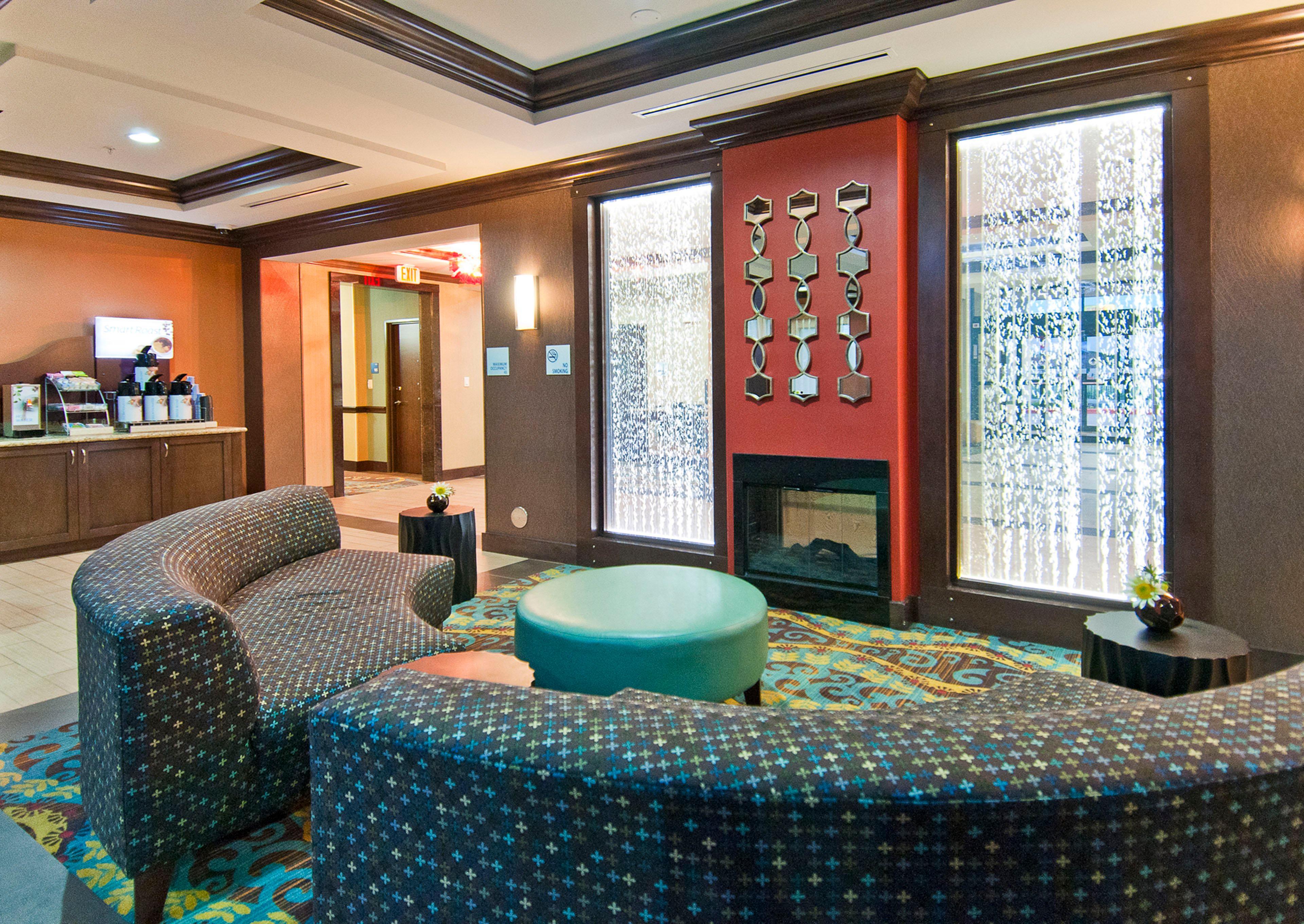 Holiday Inn Express & Suites San Antonio Frost Bank Center By Ihg Екстериор снимка